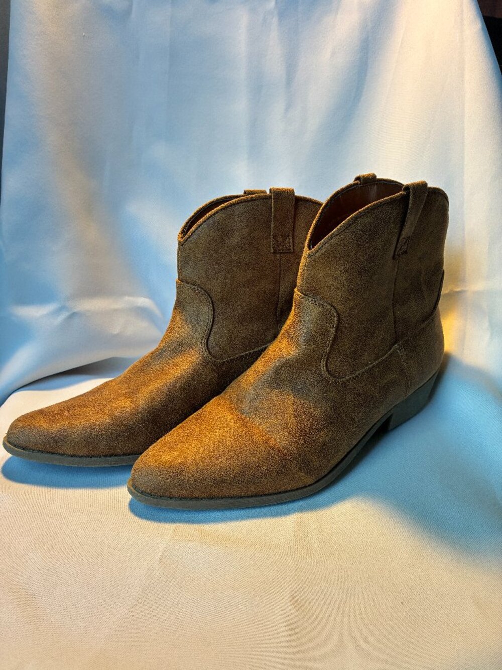 Women's faux suede western ankle boot